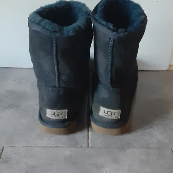 UGG  boots  size  8 women - Picture 4 of 5